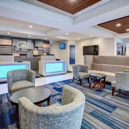 Holiday Inn Express Woodbridge By Ihg Avenel Exterior foto