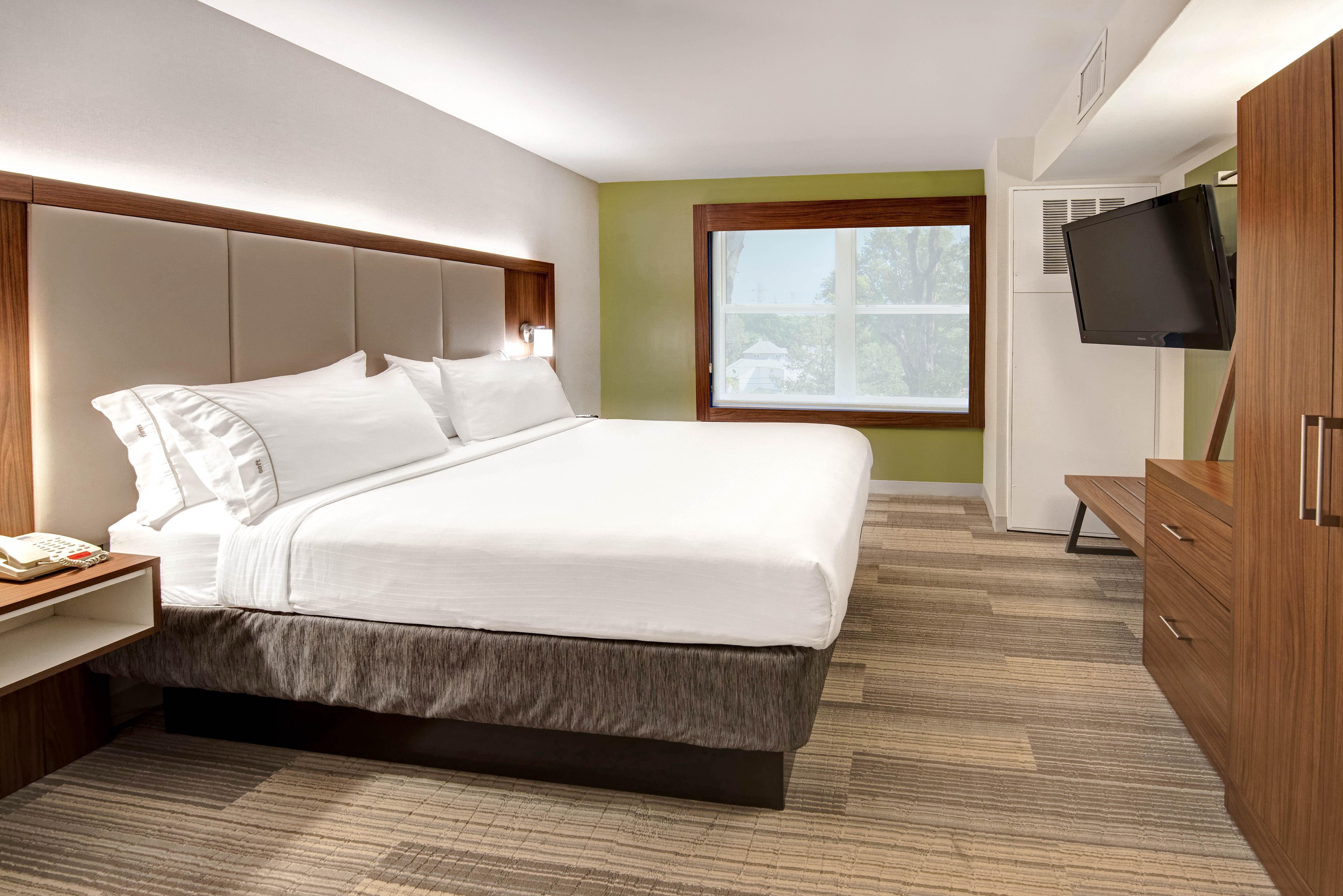 Holiday Inn Express Woodbridge By Ihg Avenel Exterior foto