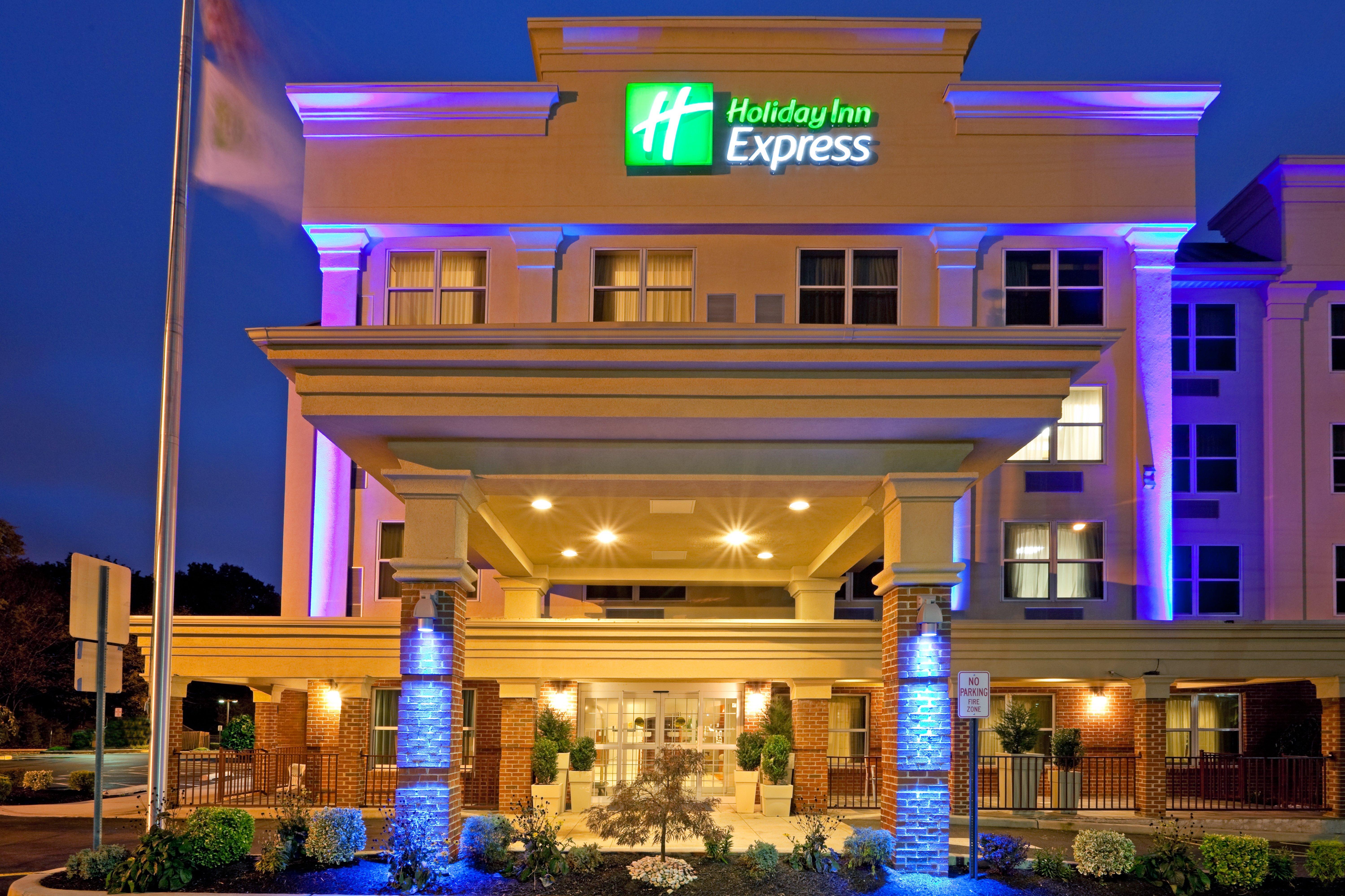 Holiday Inn Express Woodbridge By Ihg Avenel Exterior foto
