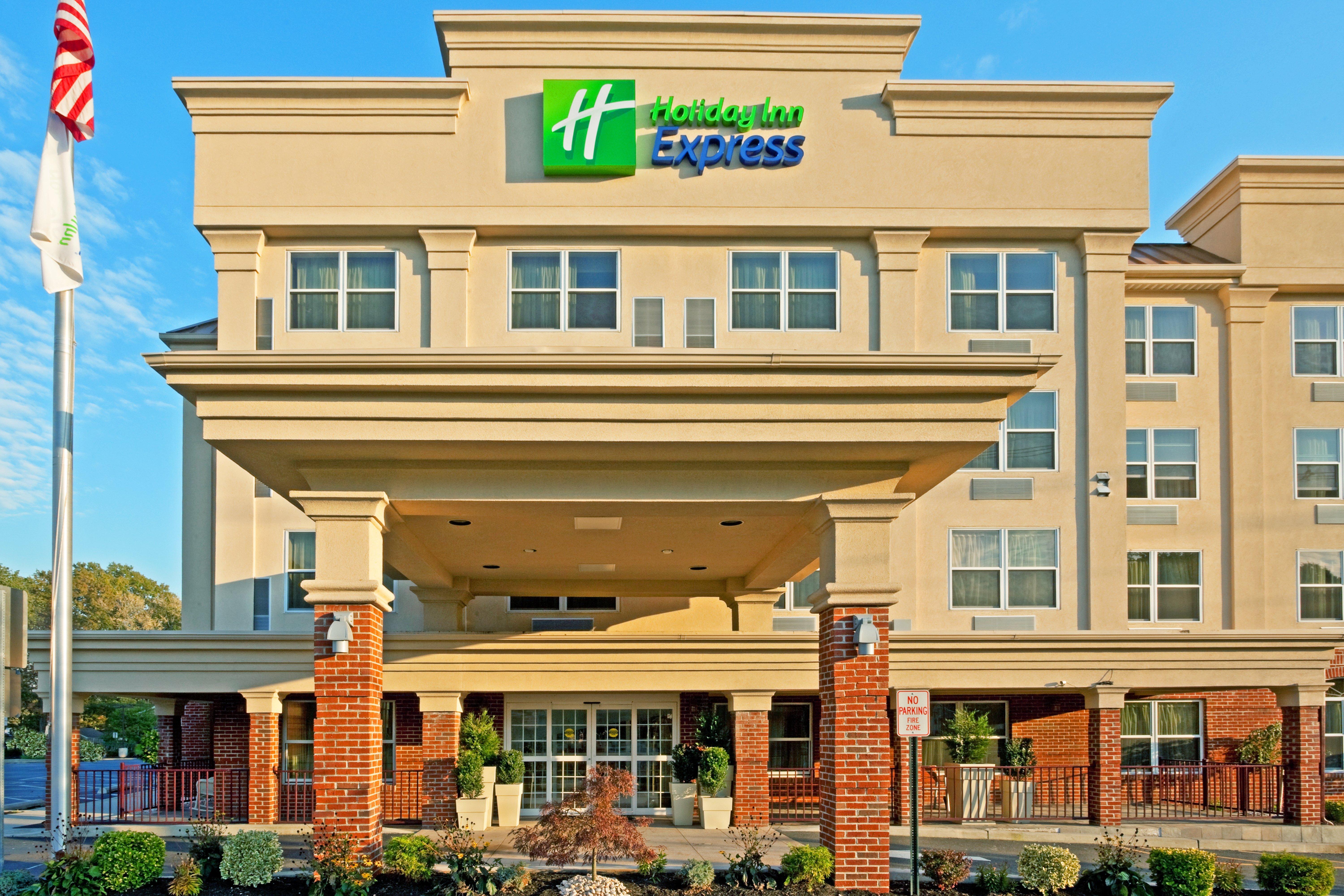 Holiday Inn Express Woodbridge By Ihg Avenel Exterior foto