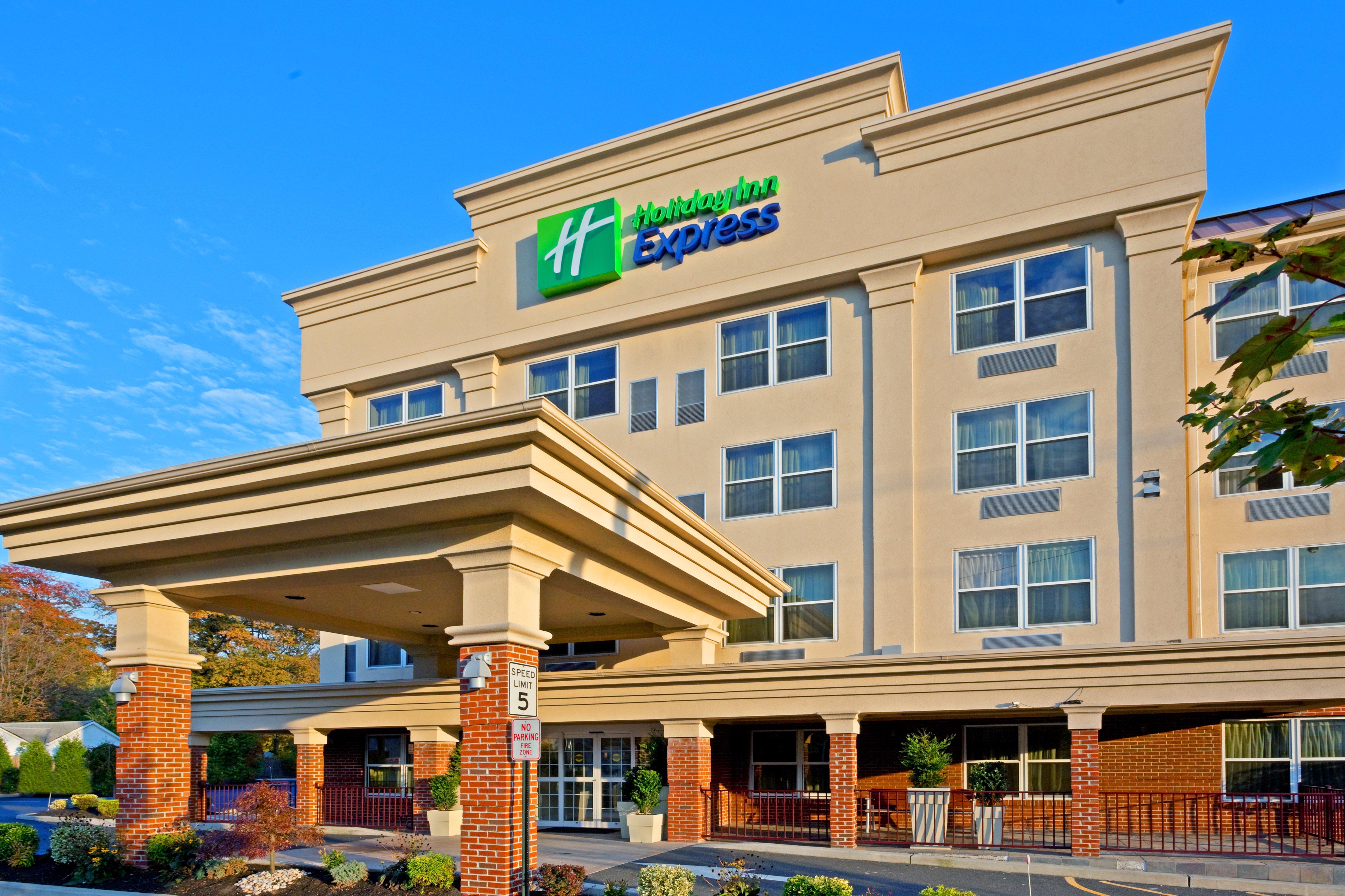 Holiday Inn Express Woodbridge By Ihg Avenel Exterior foto