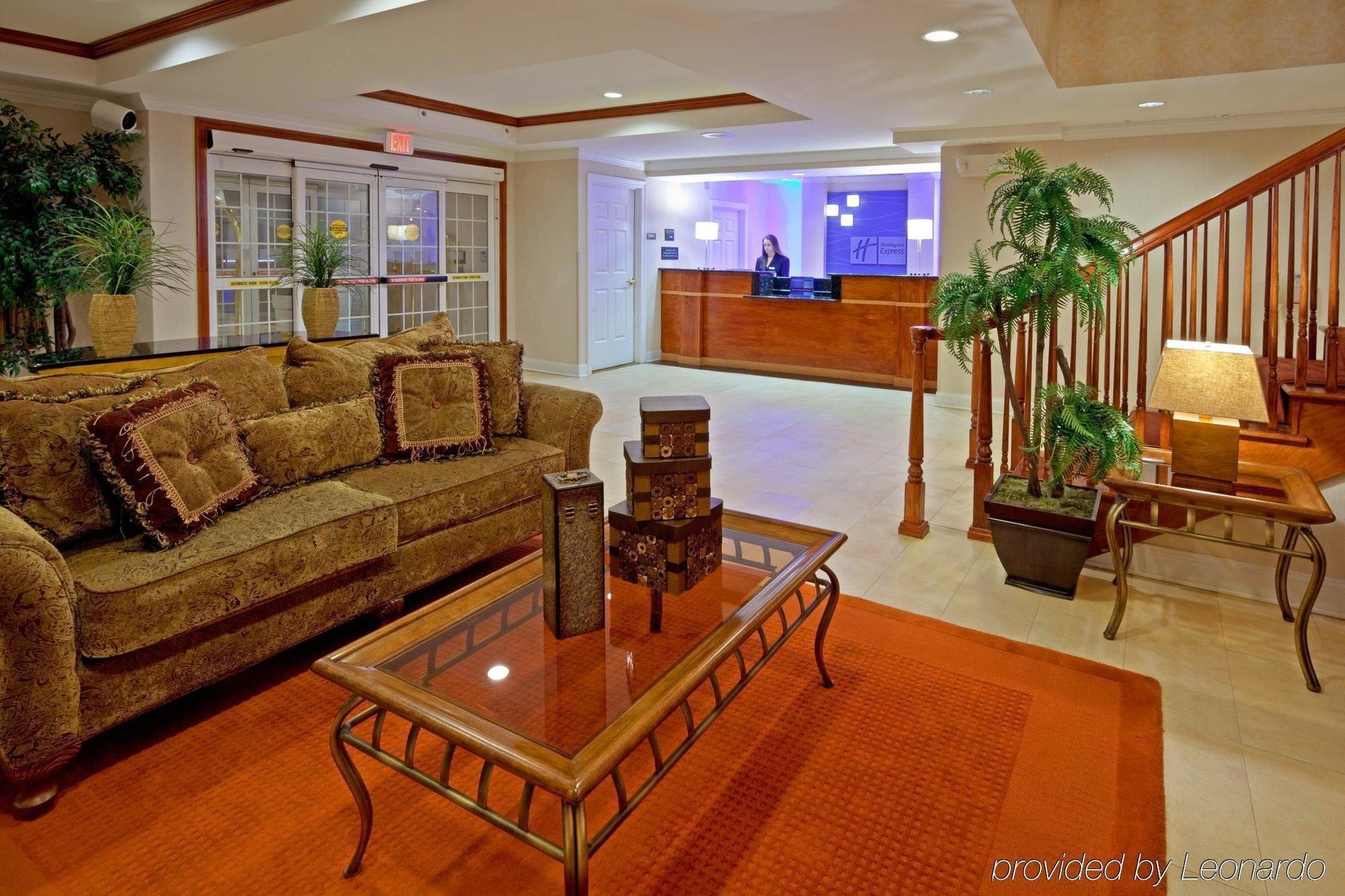 Holiday Inn Express Woodbridge By Ihg Avenel Interior foto
